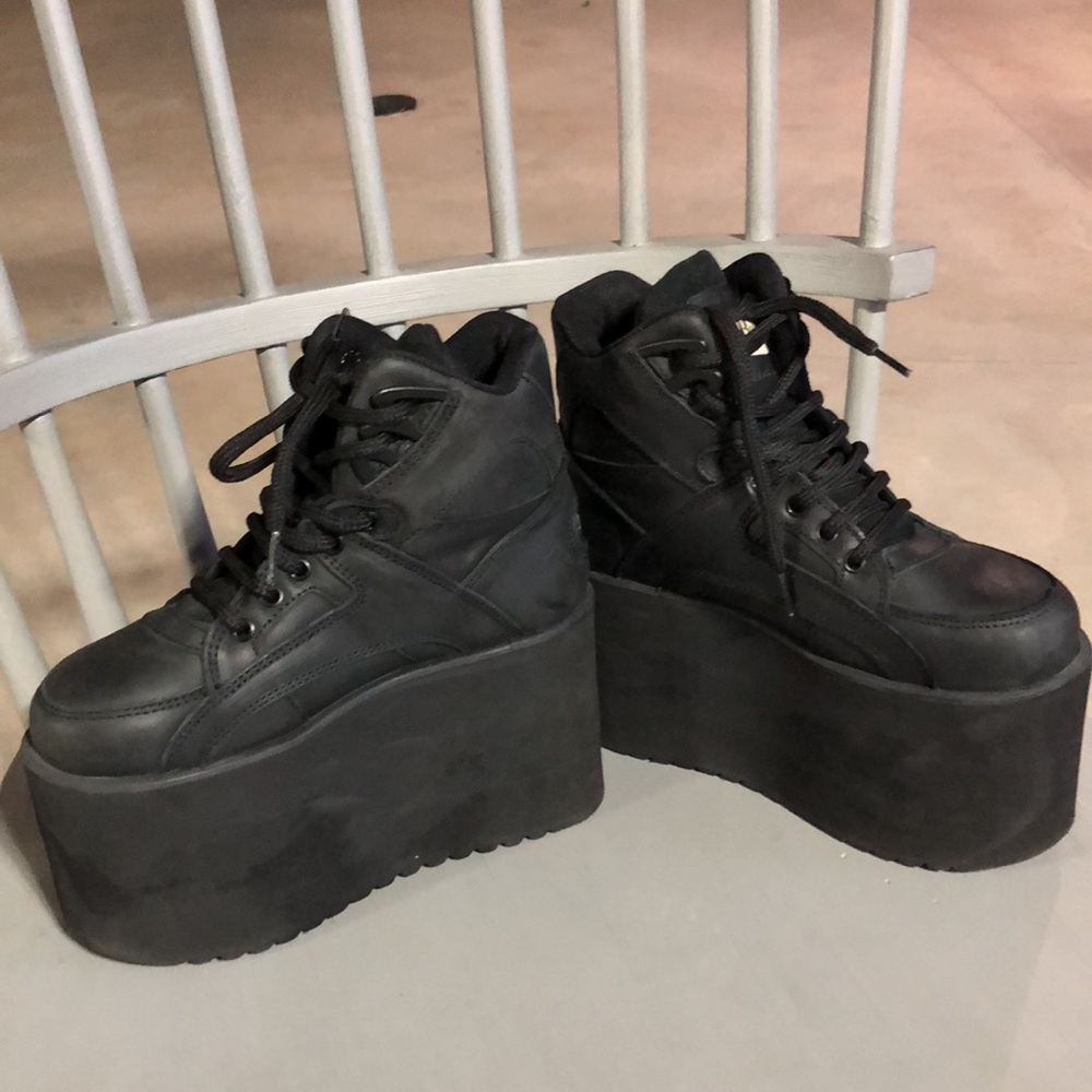 Buffalo platform sneakers